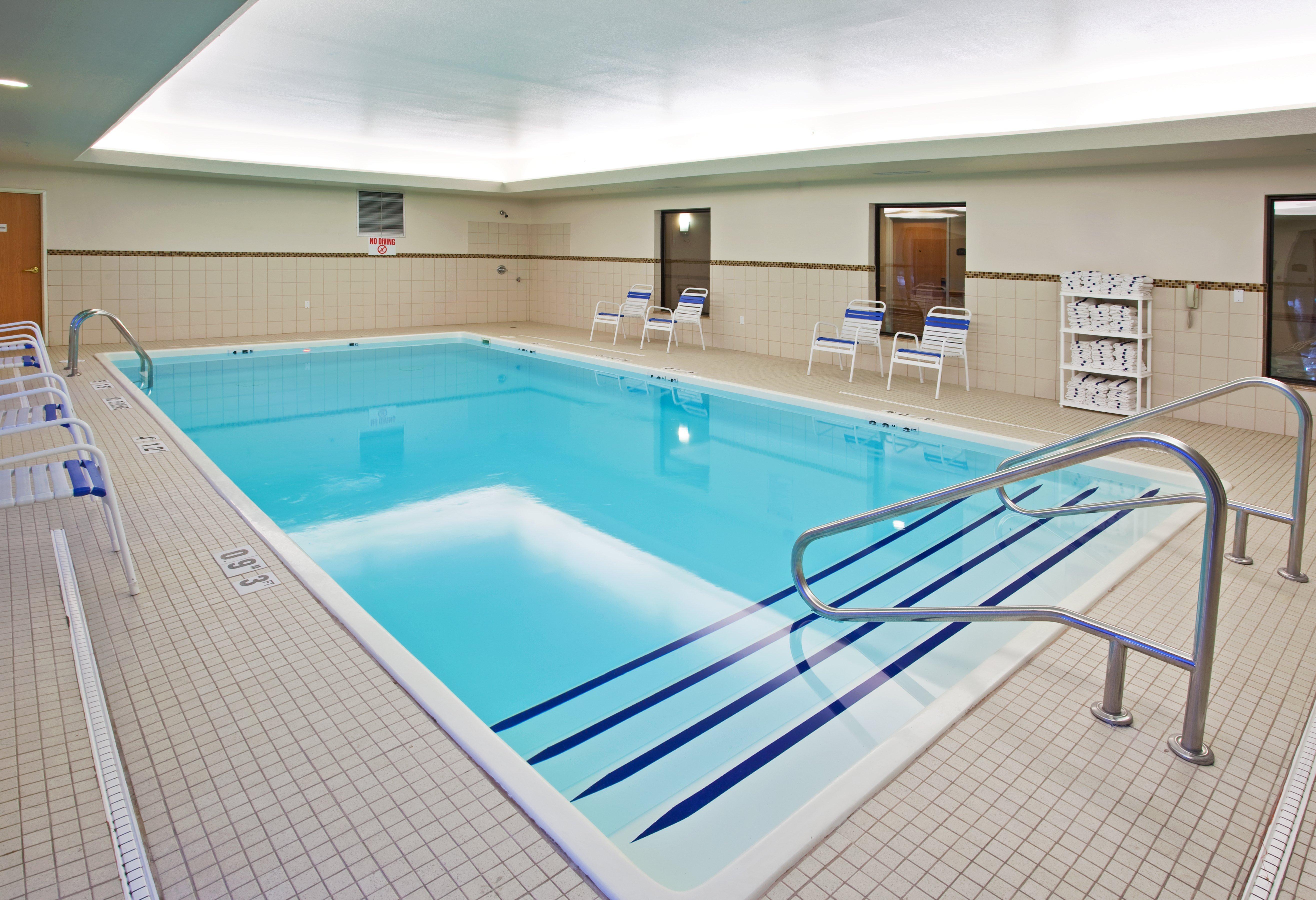 Holiday Inn Express Hotel & Suites Chesterfield - Selfridge Area By Ihg Екстериор снимка