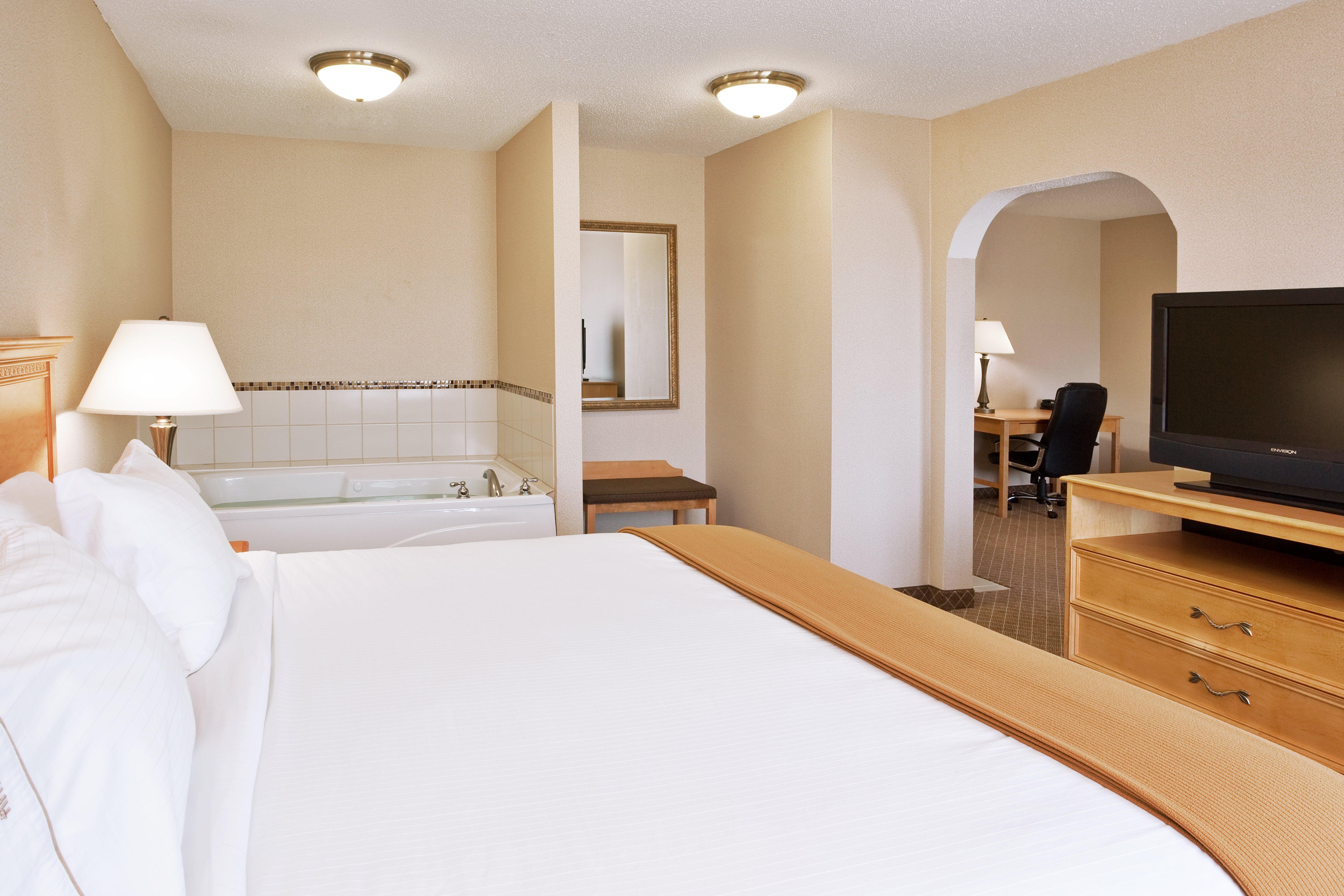Holiday Inn Express Hotel & Suites Chesterfield - Selfridge Area By Ihg Екстериор снимка