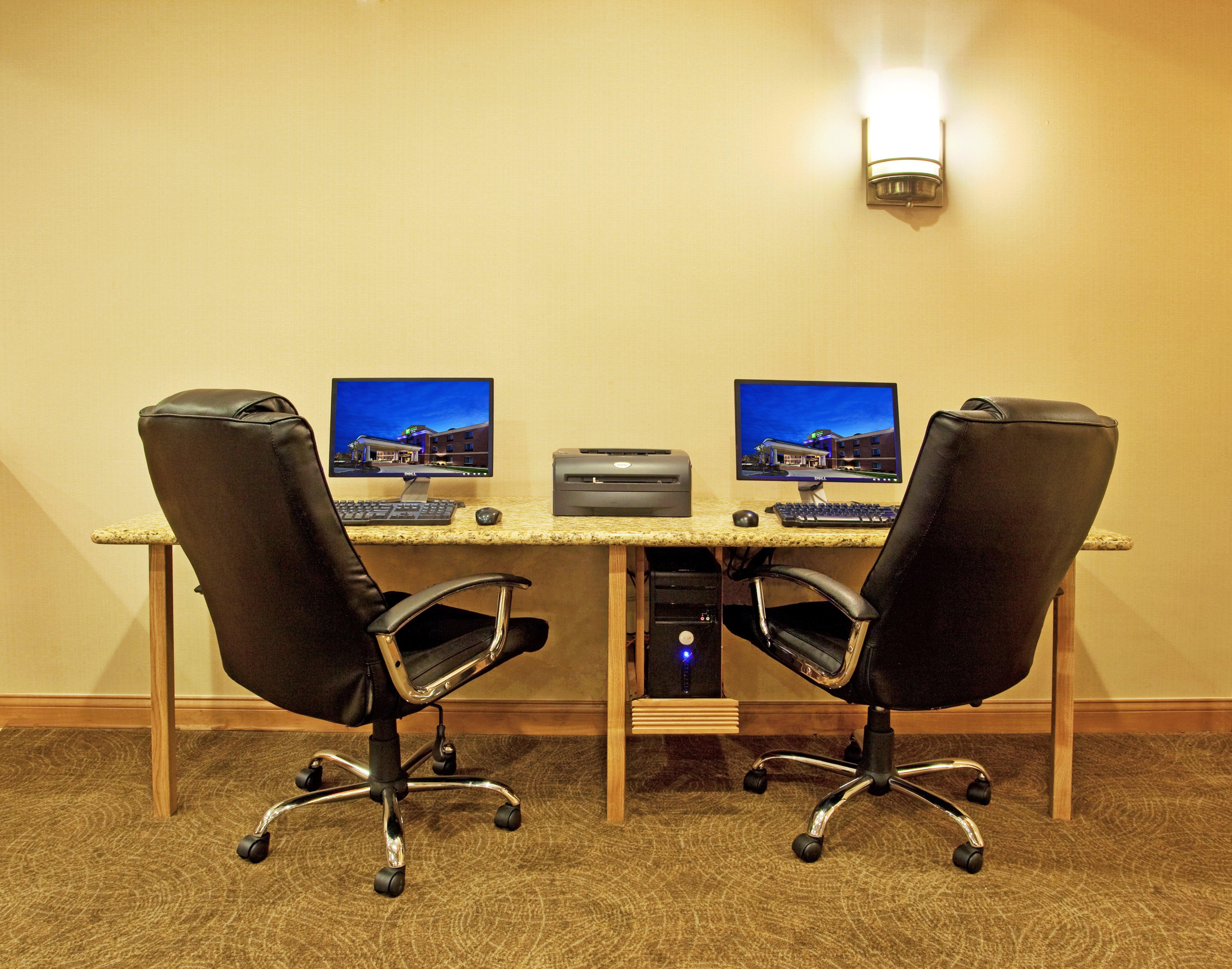 Holiday Inn Express Hotel & Suites Chesterfield - Selfridge Area By Ihg Екстериор снимка