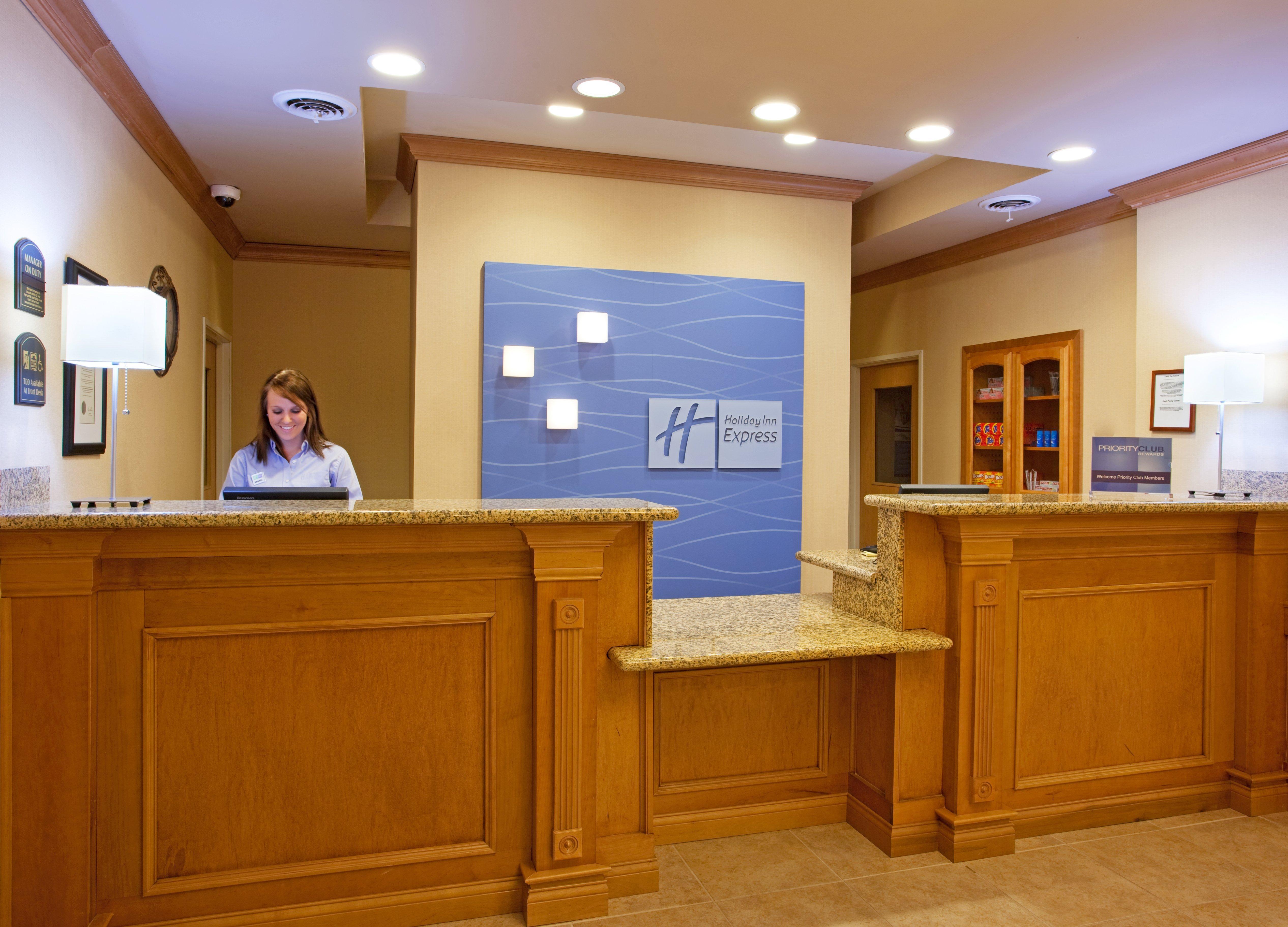 Holiday Inn Express Hotel & Suites Chesterfield - Selfridge Area By Ihg Екстериор снимка