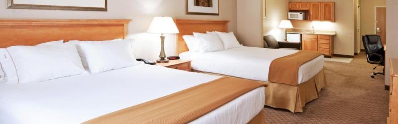 Holiday Inn Express Hotel & Suites Chesterfield - Selfridge Area By Ihg Екстериор снимка