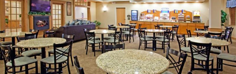 Holiday Inn Express Hotel & Suites Chesterfield - Selfridge Area By Ihg Екстериор снимка